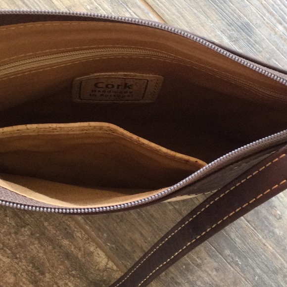 NWT Corkor Vegan Crossbody/Shoulder Bag with Adjustable Strap - Picture 5 of 10